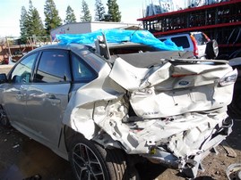 2016 Ford Focus SE Gold 2.0L AT #F24560